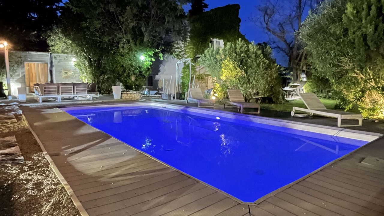 Photo of Outdoor in Tavel