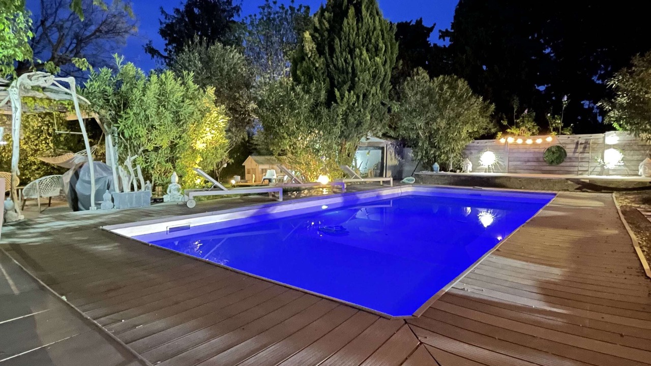 Photo of Outdoor in Tavel