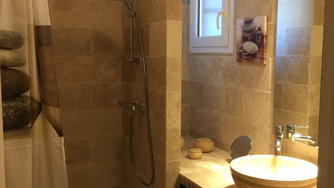 Photo of Bathroom in Pernes-les-Fontaines