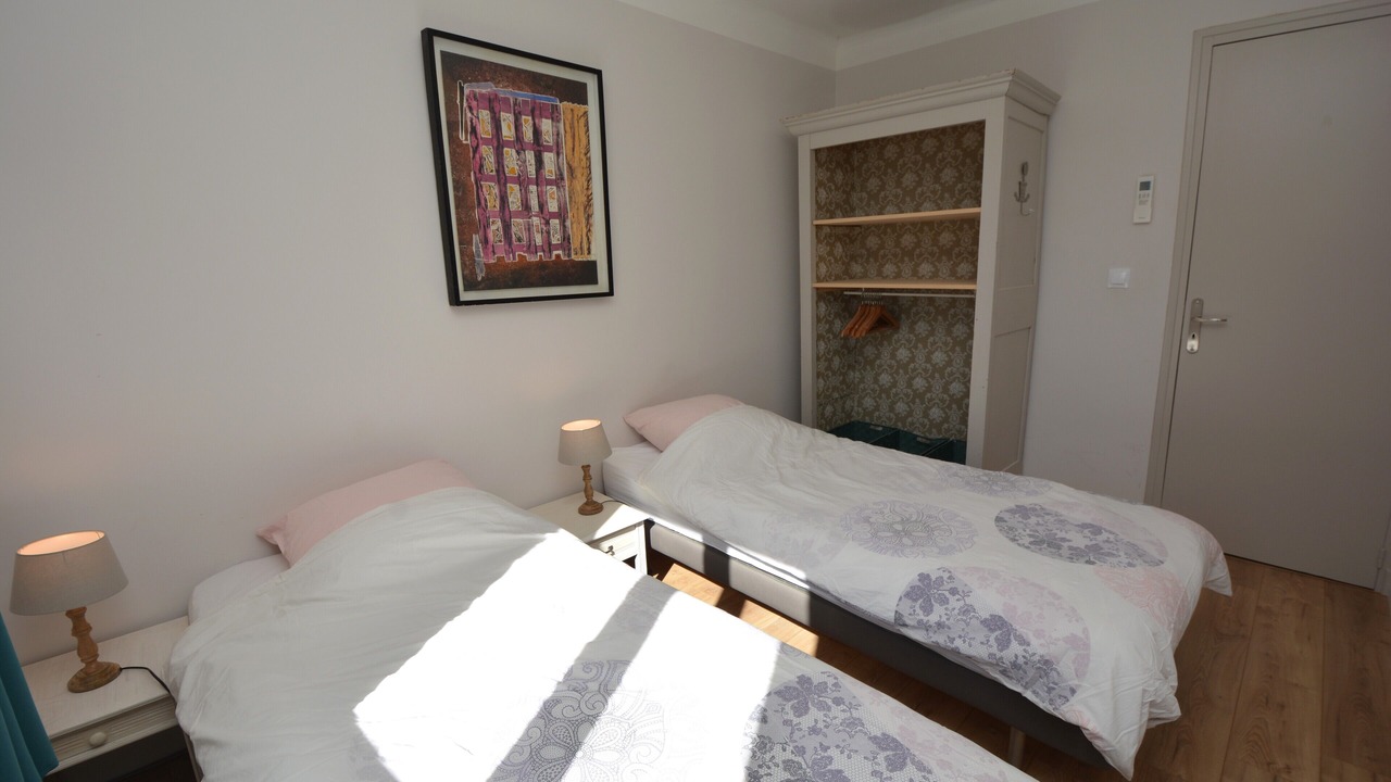Photo of Bedroom in Comps