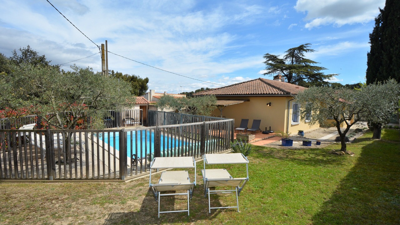 Photo of Outdoor in Comps