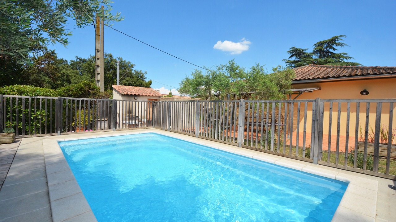 Photo of Outdoor in Comps