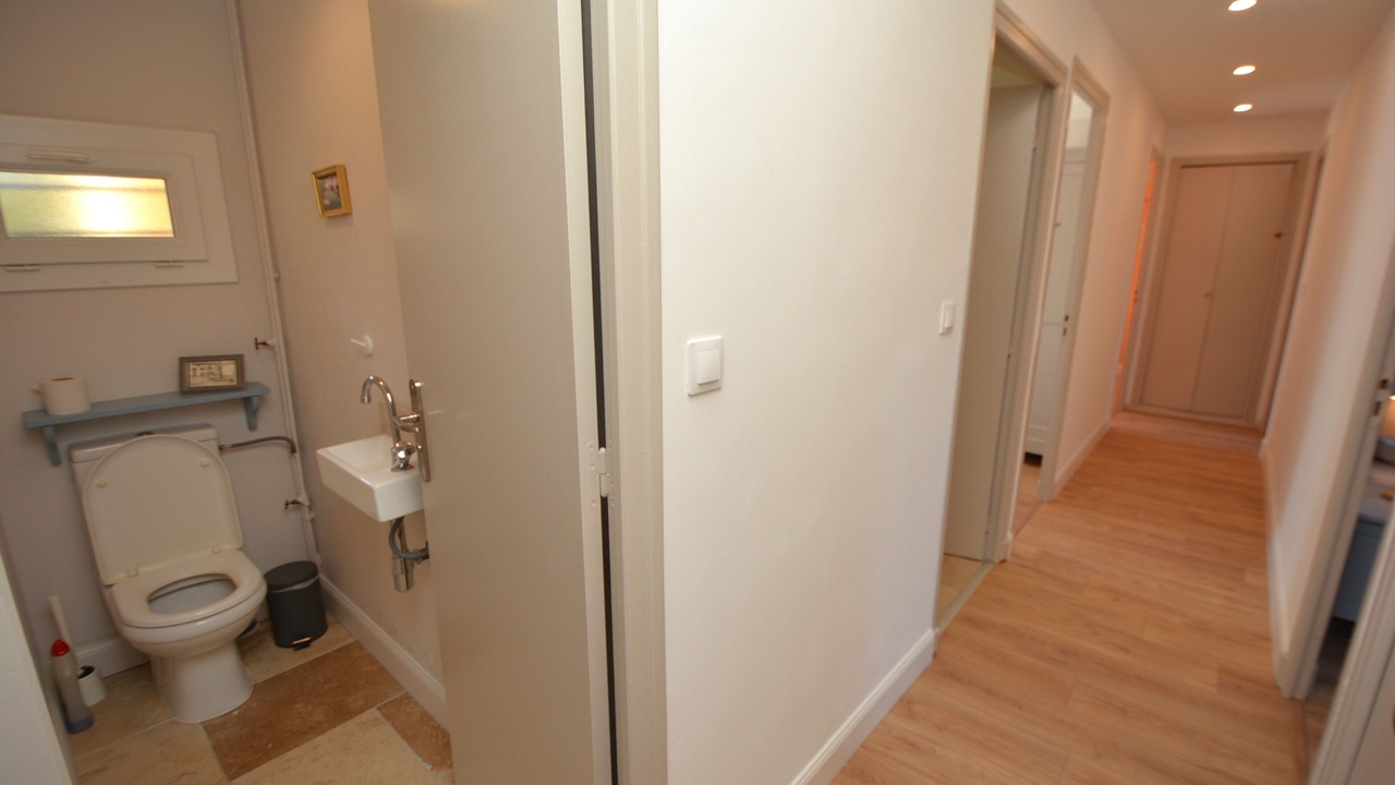 Photo of Bathroom in Comps