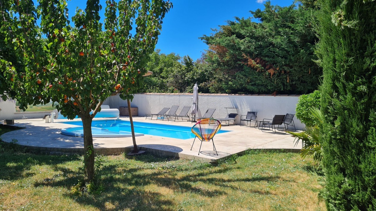 Photo of Outdoor in Beaucaire