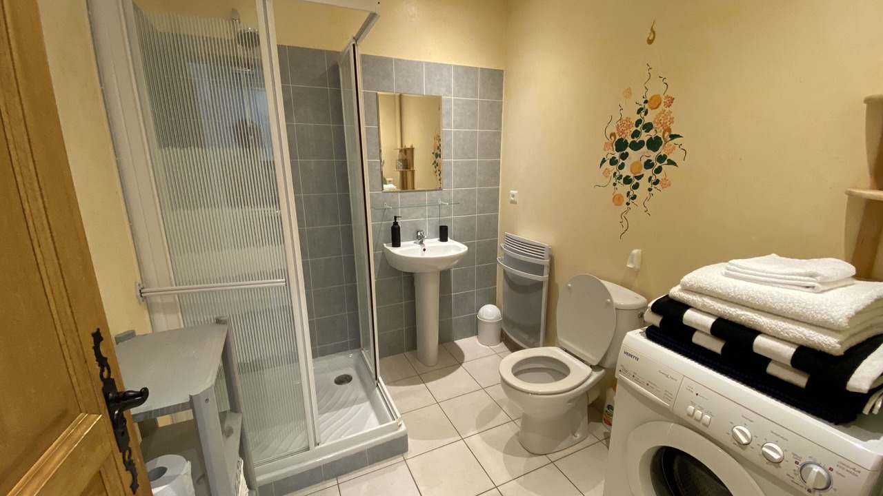 Photo of Bathroom in Aups