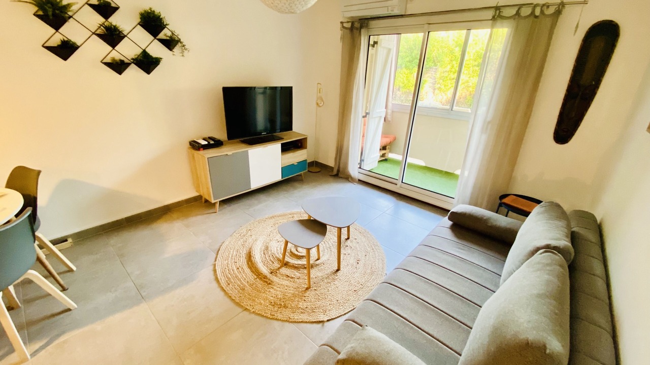 Photo of Livingroom in Grand Sud