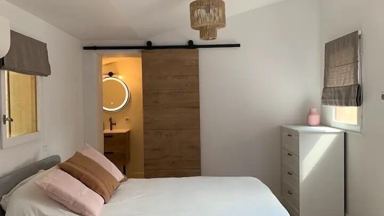 Photo of Bedroom in Saint-Saturnin-les-Apt