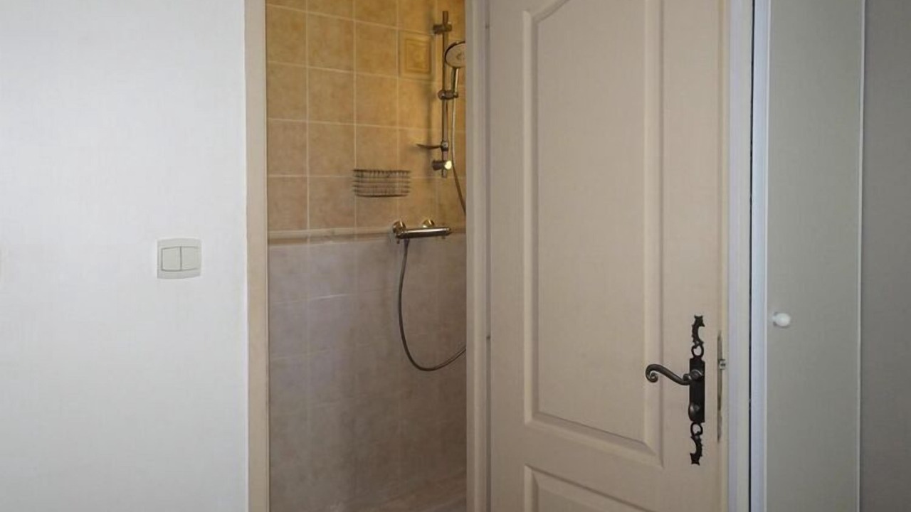 Photo of Bathroom in Roaix