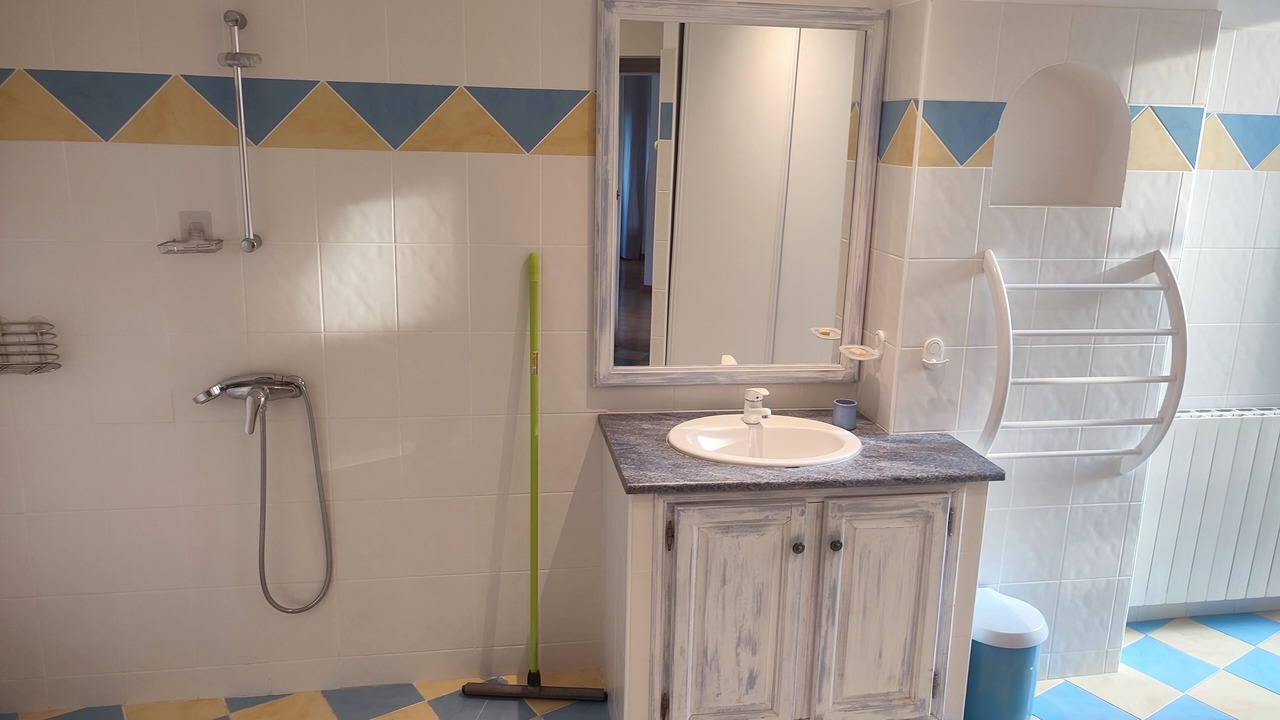 Photo of Bathroom in Peypin