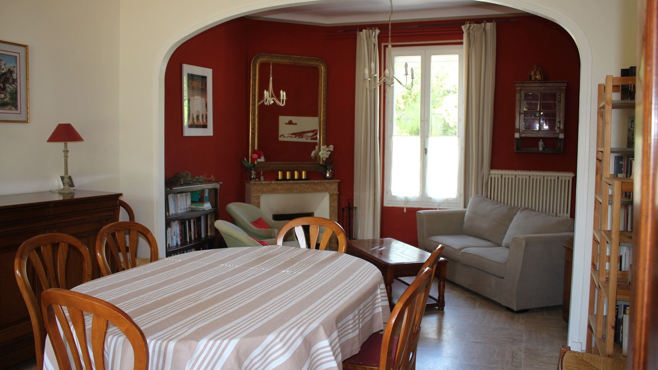 Photo of Livingroom in Orange