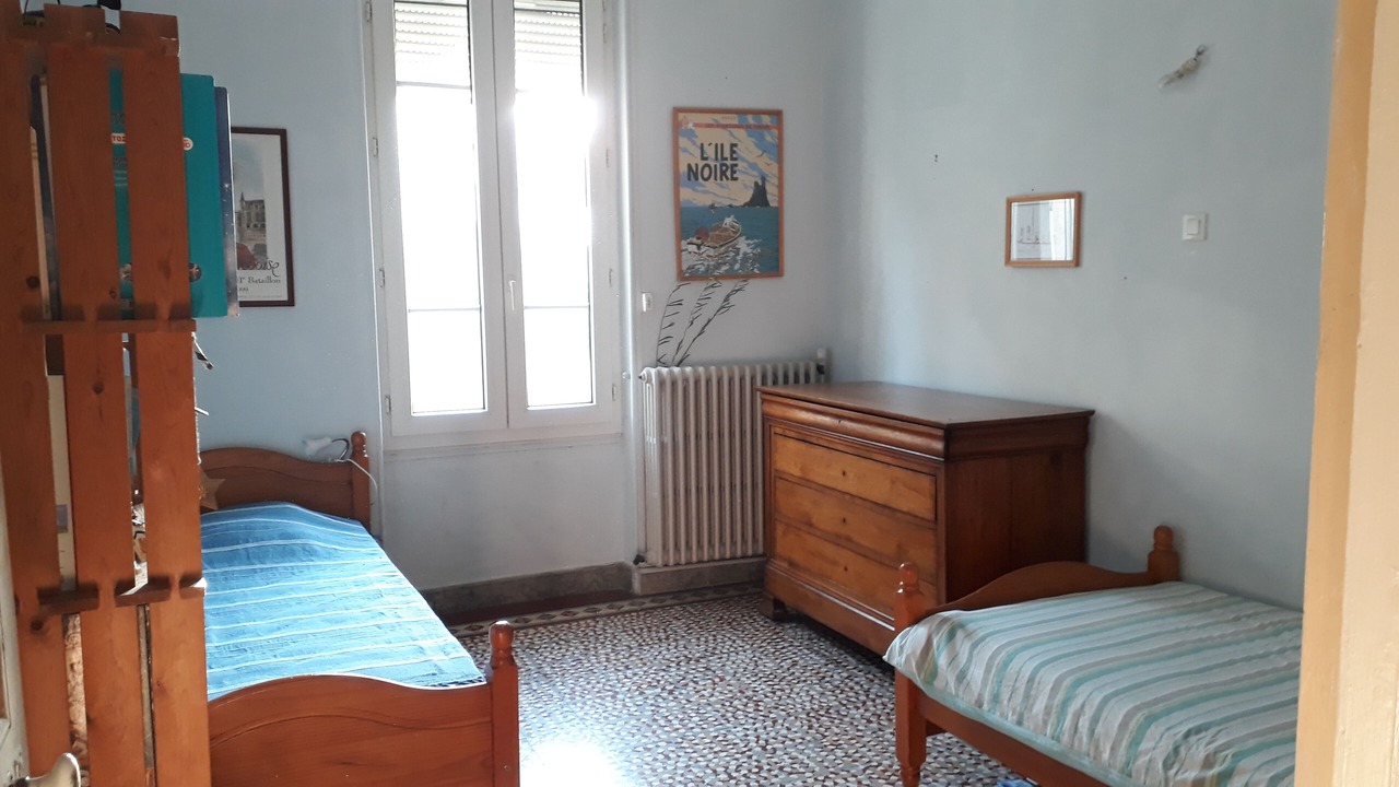 Photo of Bedroom in Orange