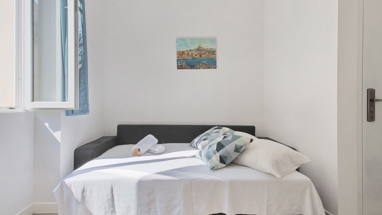Photo of Bedroom in Noailles