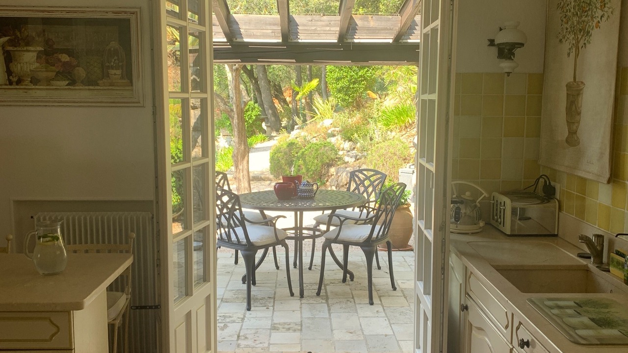 Photo of Kitchen in Saint-Cezaire-sur-Siagne
