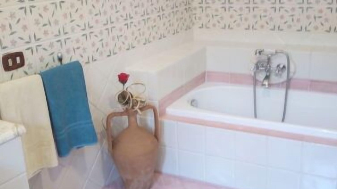 Photo of Bathroom in Path of the Gods