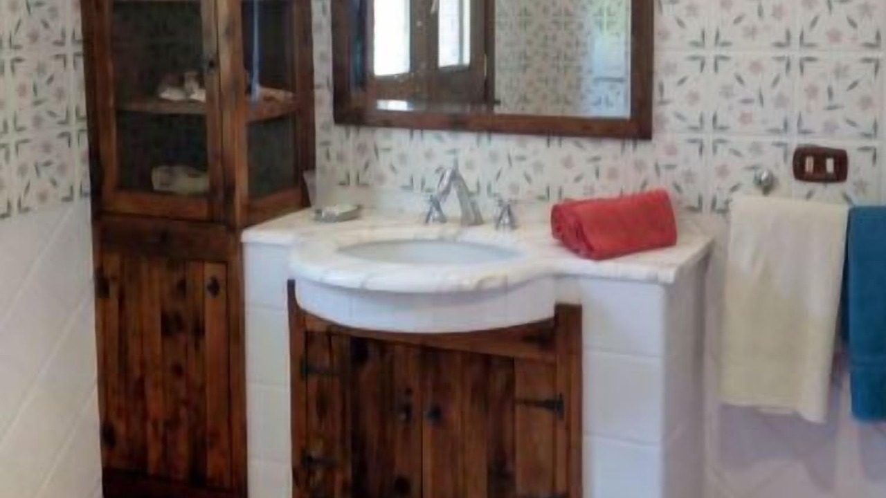 Photo of Bathroom in Path of the Gods
