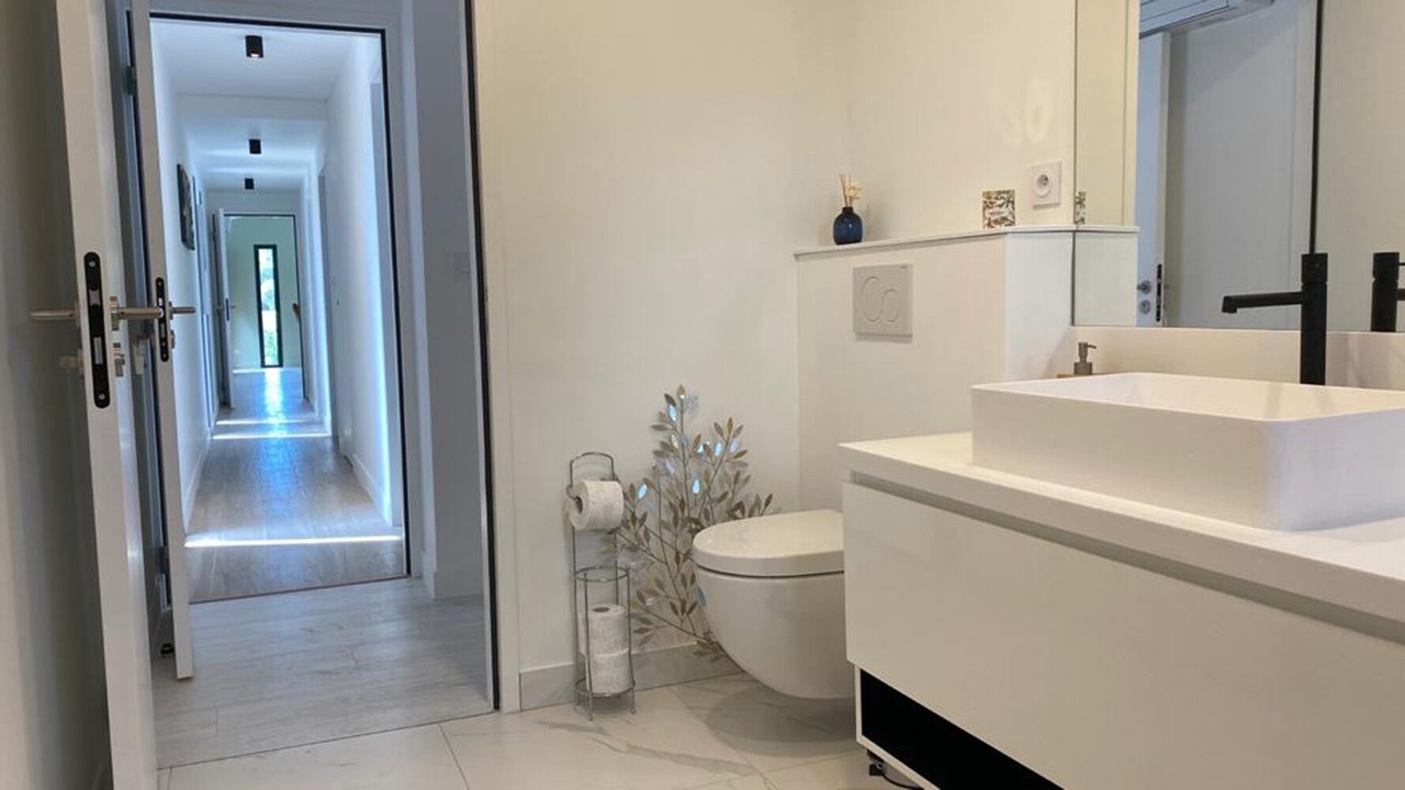 Photo of Bathroom in Cogolin