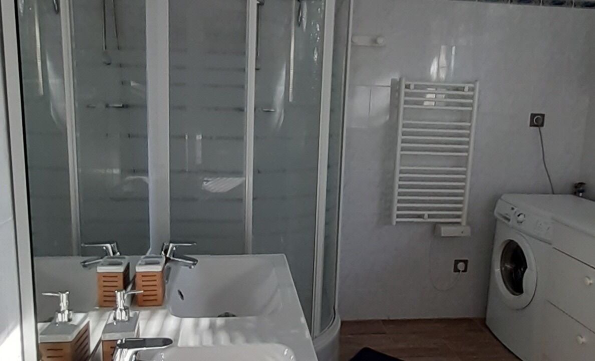 Photo of Bathroom in Meynes