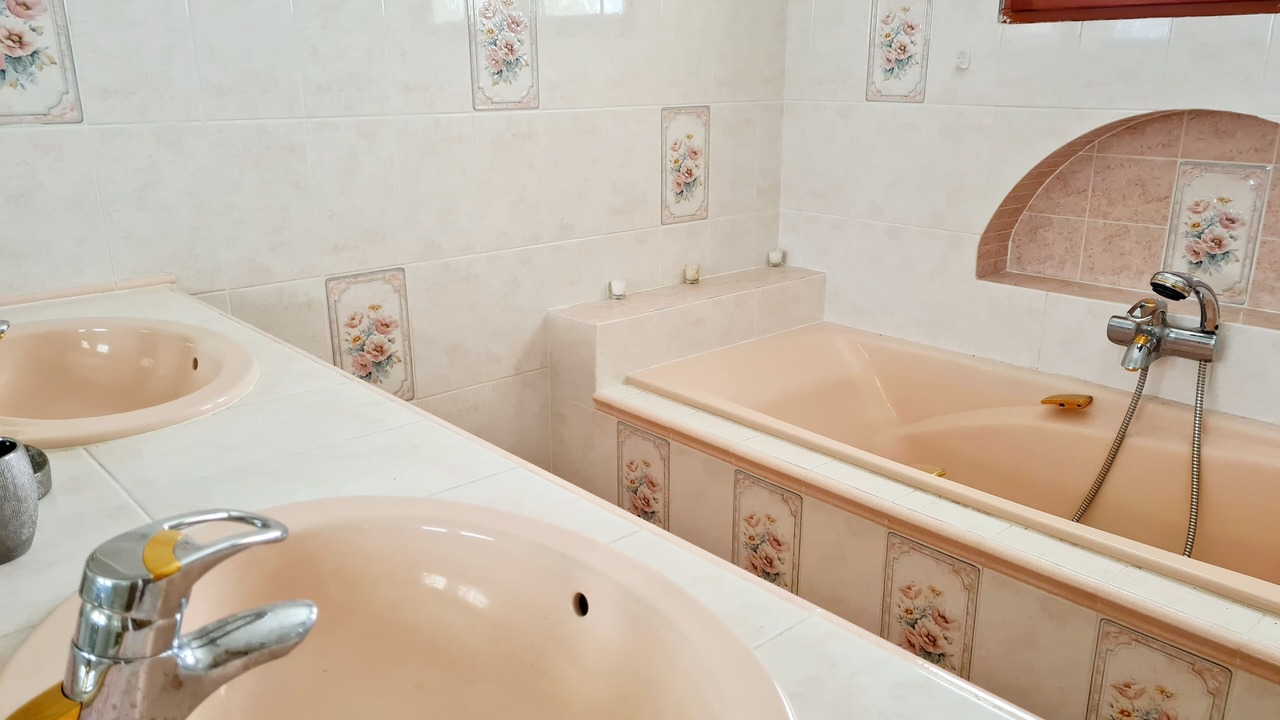 Photo of Bathroom in Roquefort-la-Bedoule