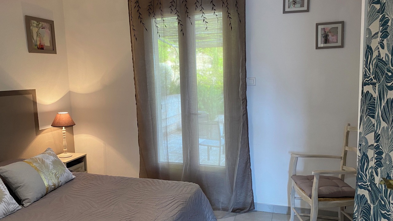 Photo of Bedroom in Velleron