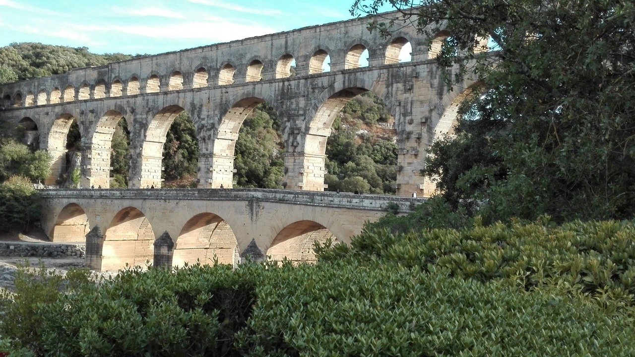 Photo of Others in Noves