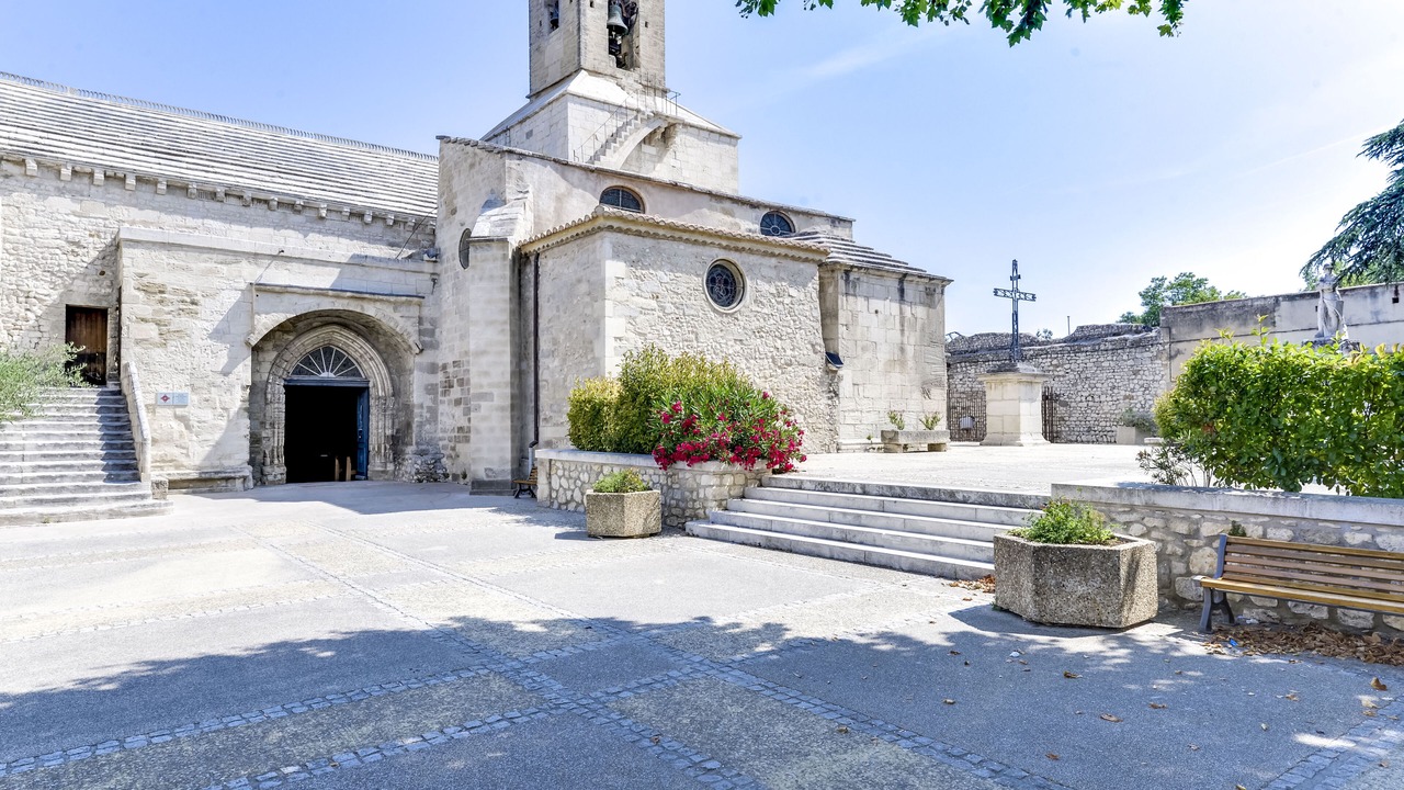 Photo of Others in Noves