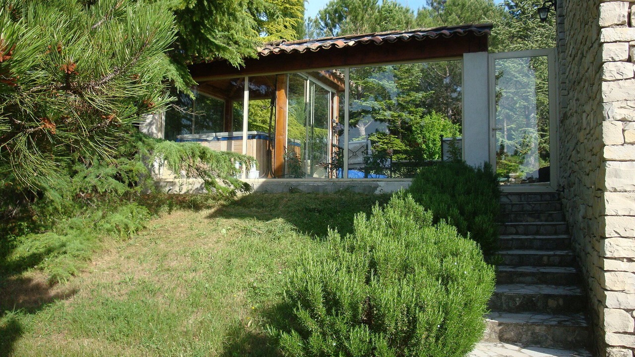 Photo of Outdoor in Saint-Michel-l'Observatoire