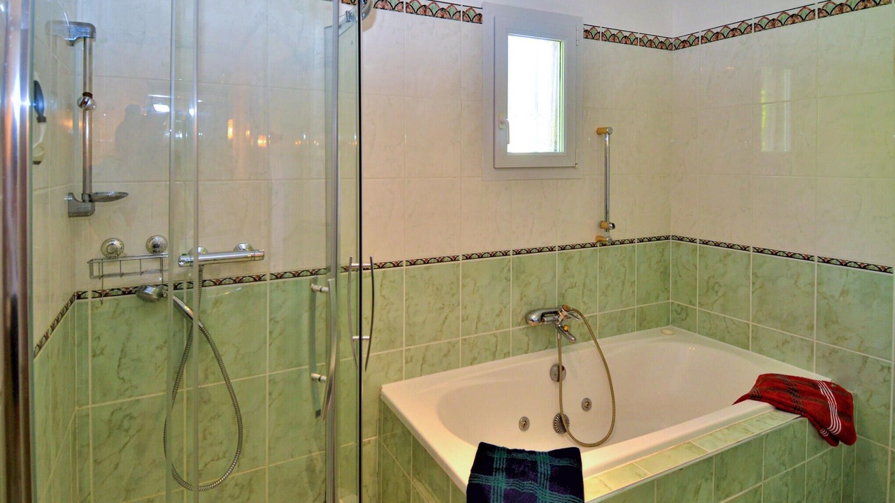 Photo of Bathroom in Orange
