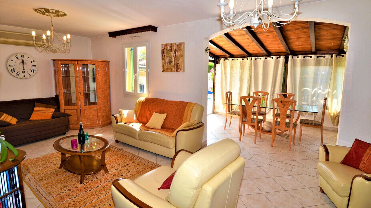 Photo of Bedroom in Orange
