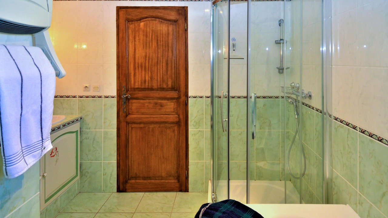 Photo of Bathroom in Orange