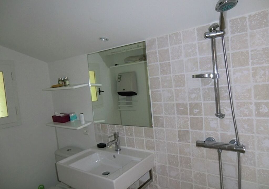 Photo of Bathroom in Menerbes