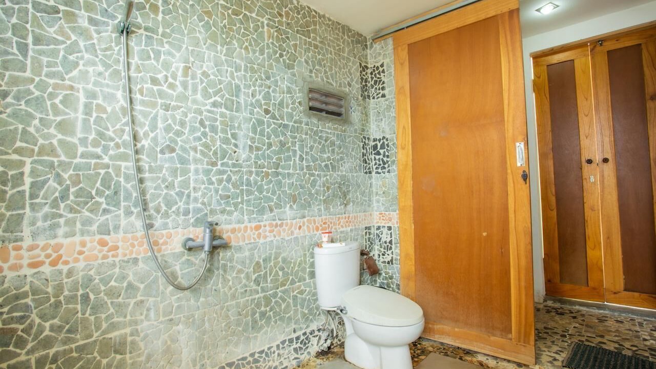 Photo of Bathroom in Mumbul