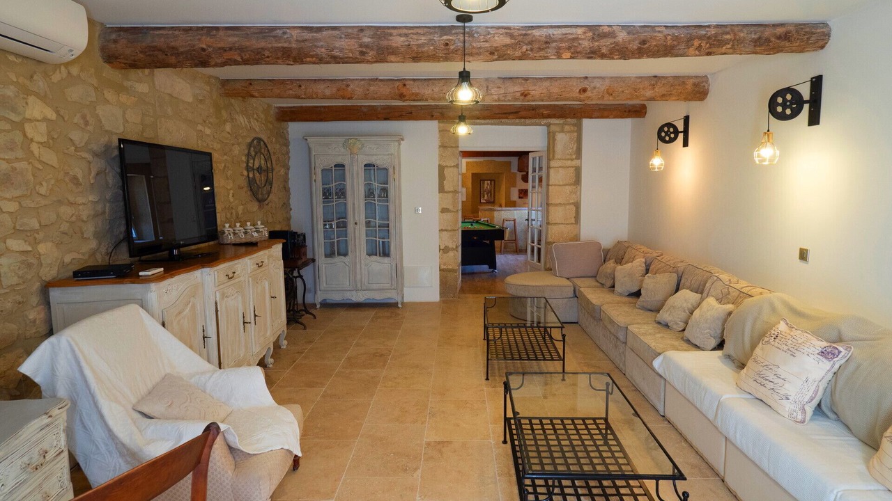 Photo of Livingroom in Saint-Laurent-des-Arbres