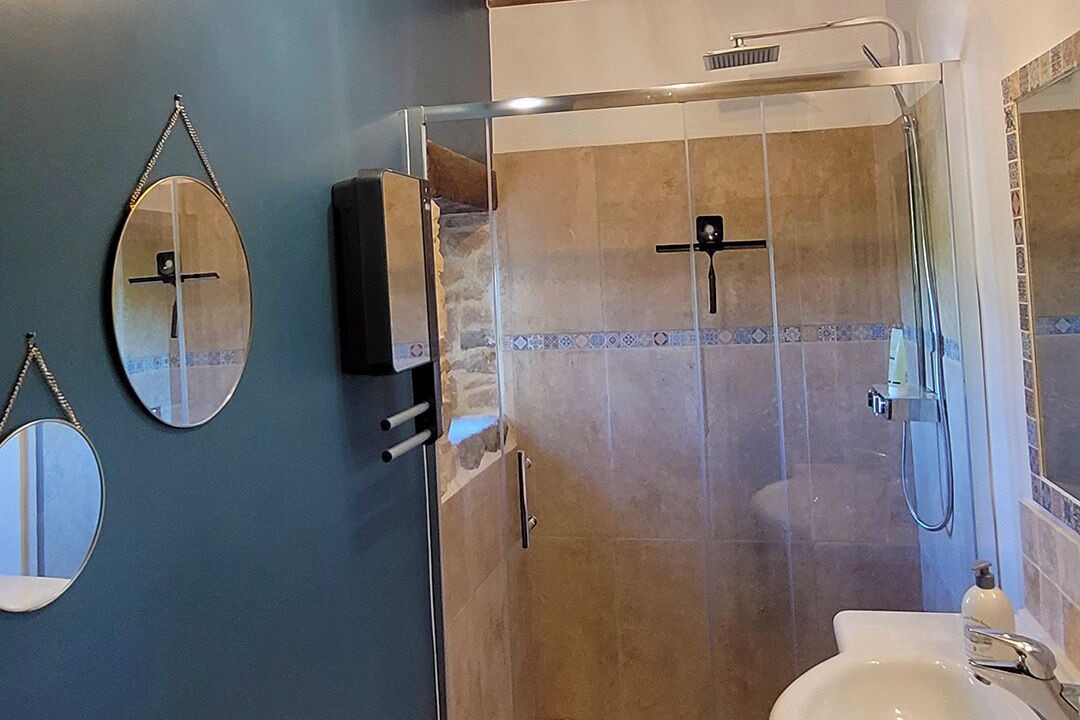 Photo of Bathroom in Saint-Laurent-des-Arbres