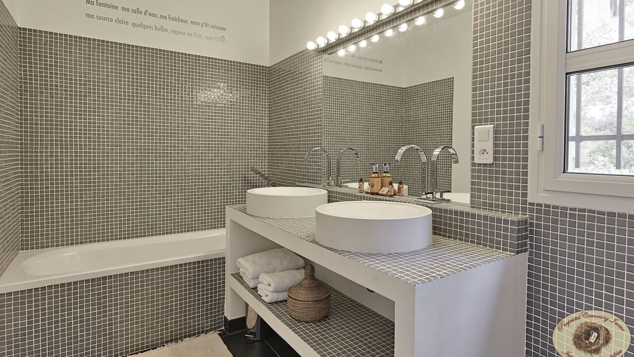 Photo of Bathroom in Ollioules