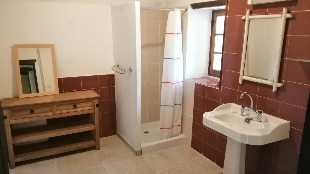 Photo of Bathroom in Simiane-la-Rotonde