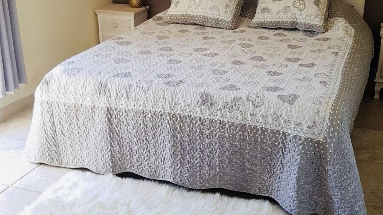 Photo of Bedroom in Comps