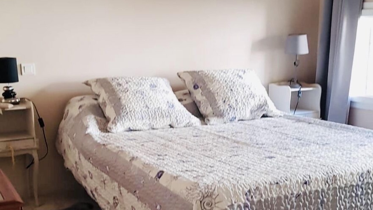 Photo of Bedroom in Comps
