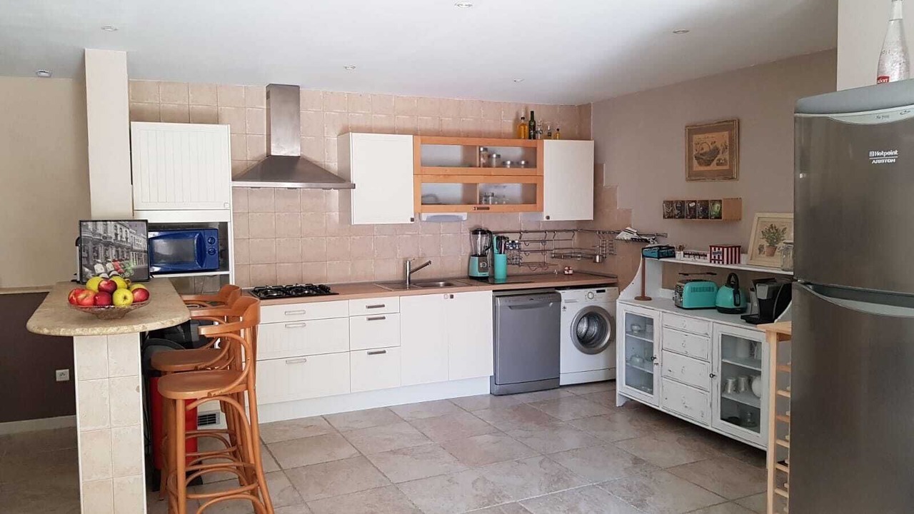 Photo of Kitchen in Comps