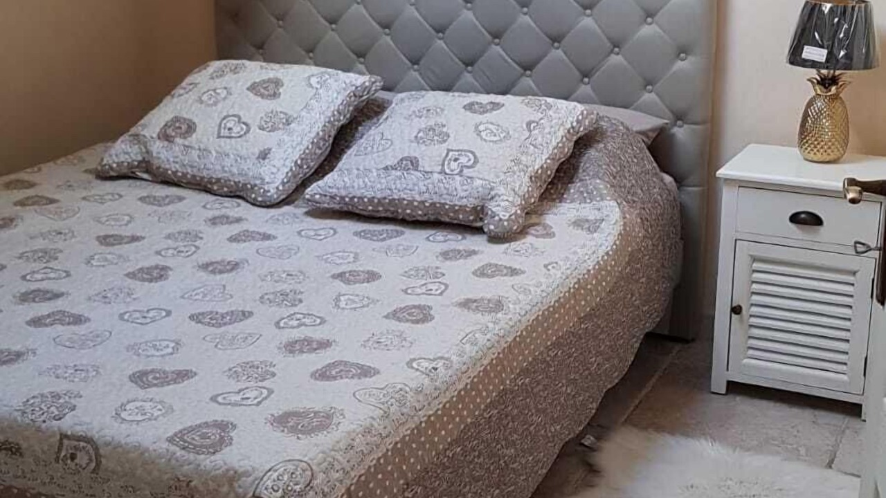 Photo of Bedroom in Comps