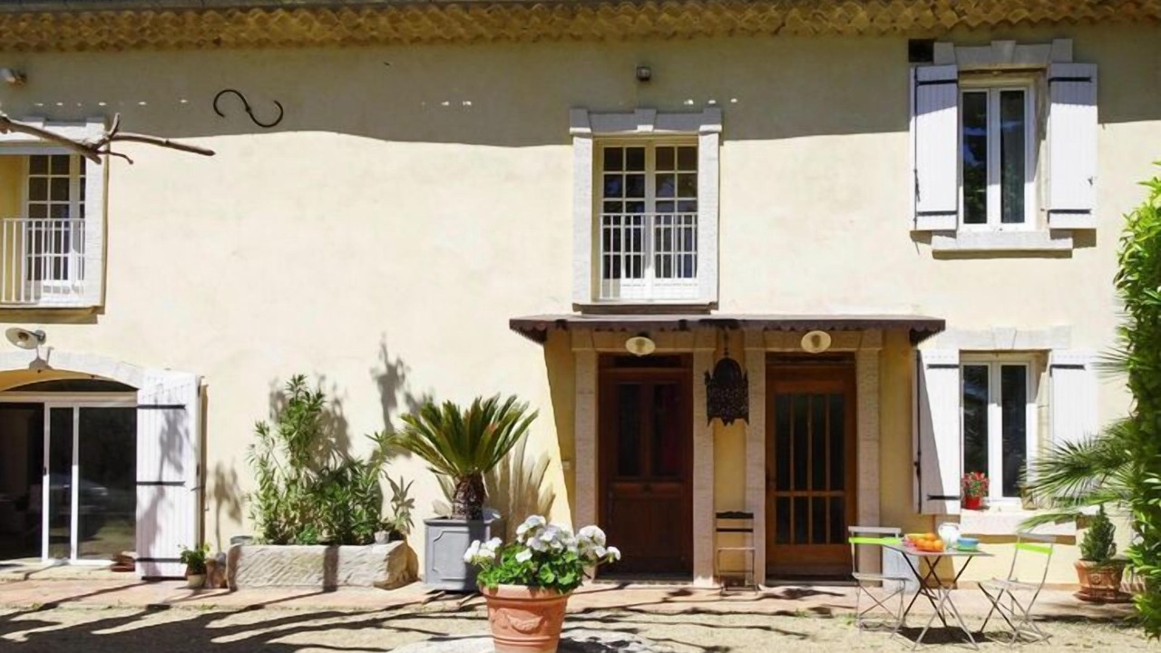 Photo of Outdoor in Noves