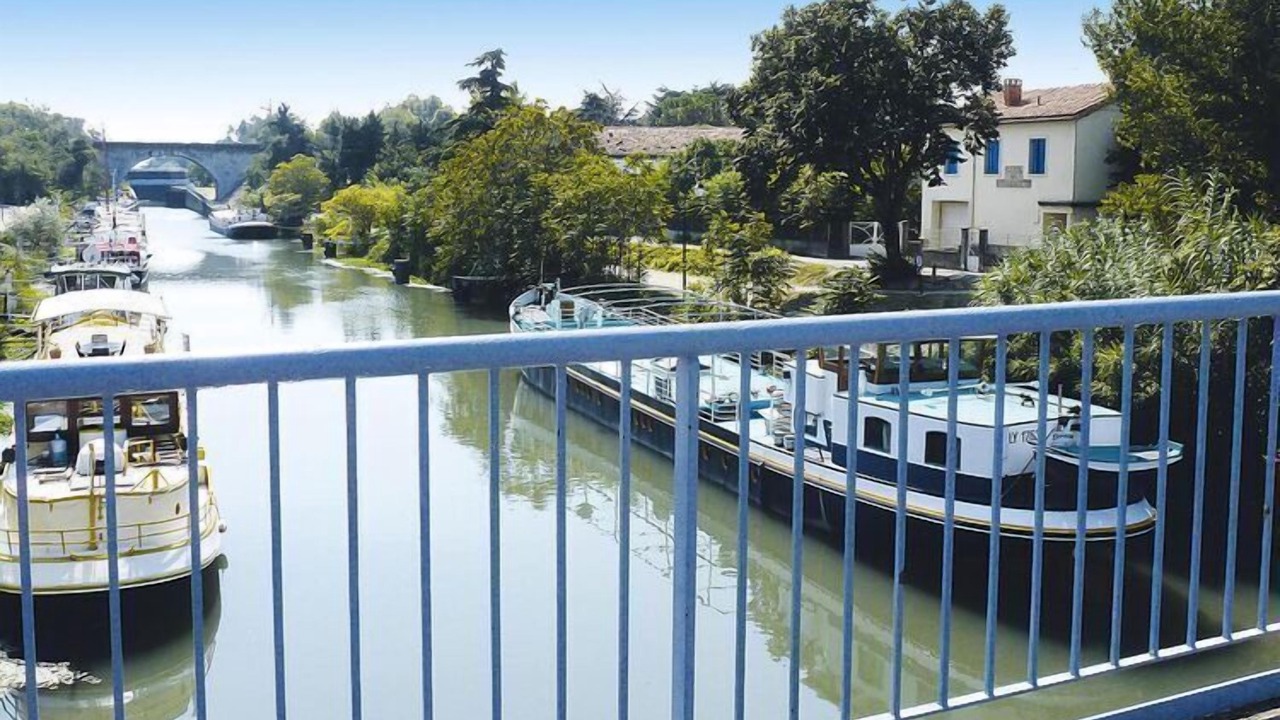 Photo of Others in Beaucaire