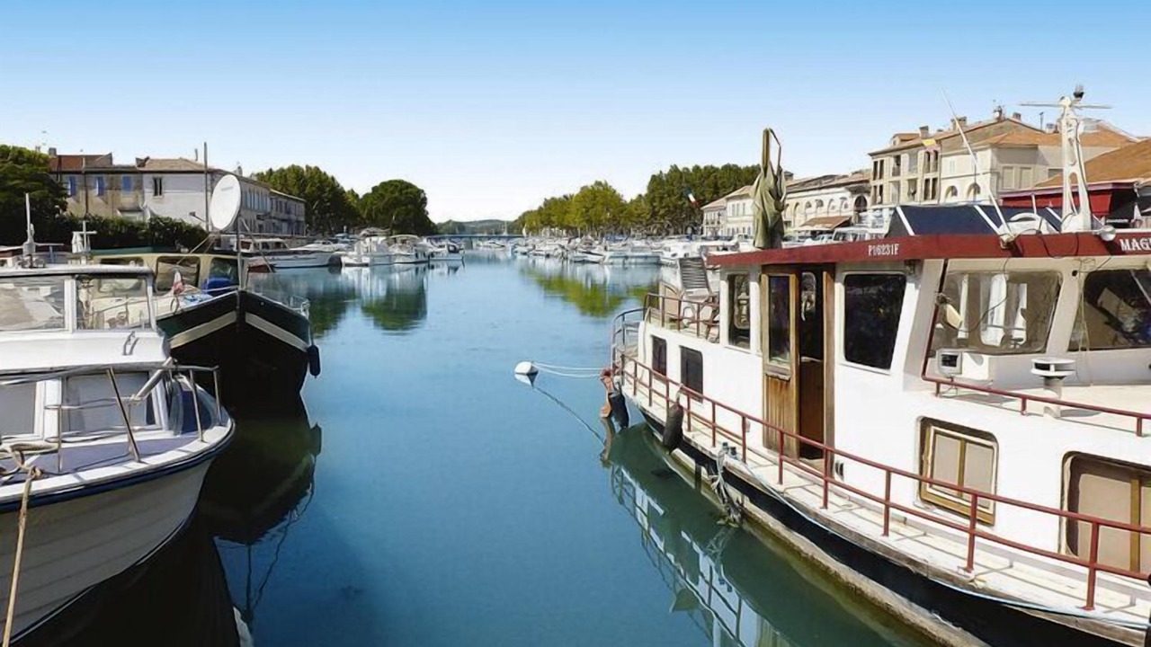 Photo of Others in Beaucaire
