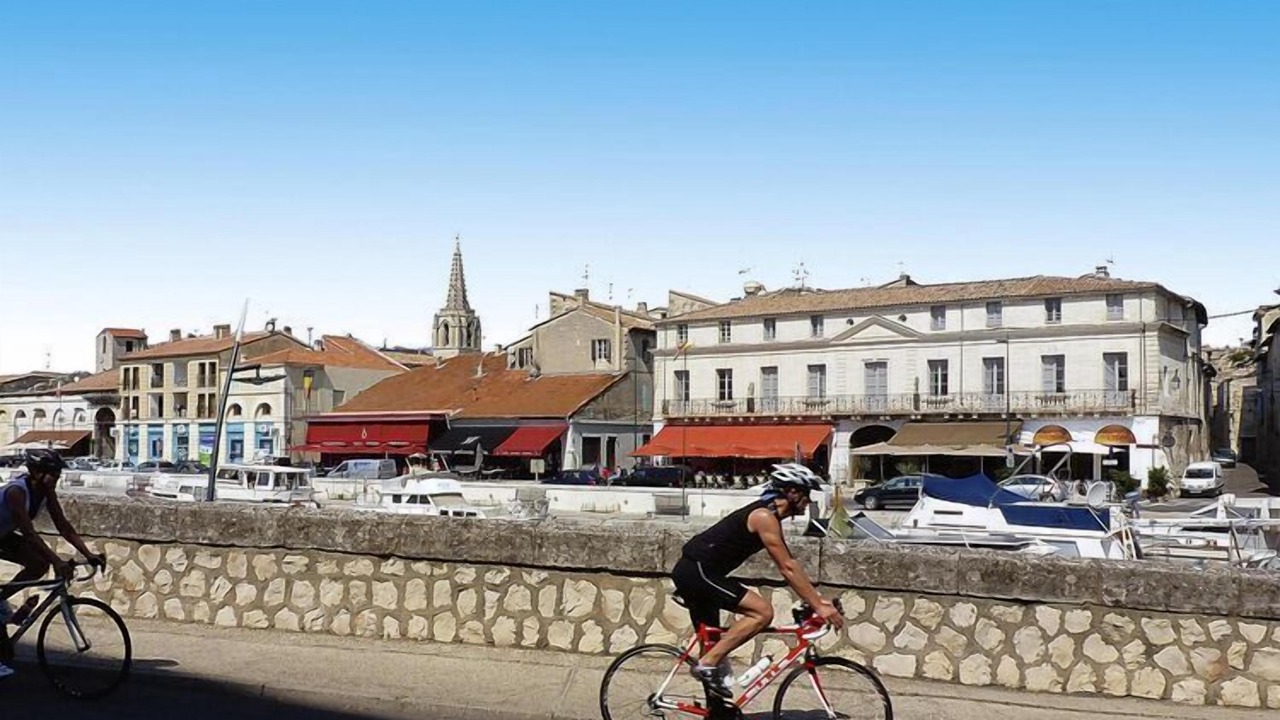 Photo of Others in Beaucaire