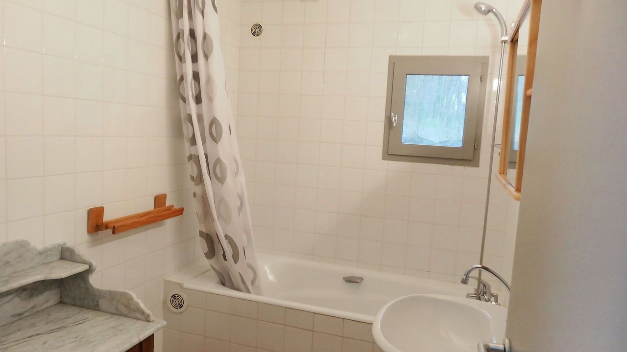 Photo of Bathroom in Saignon