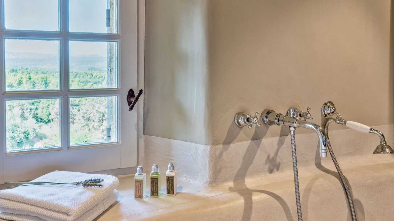 Photo of Bathroom in Jouques