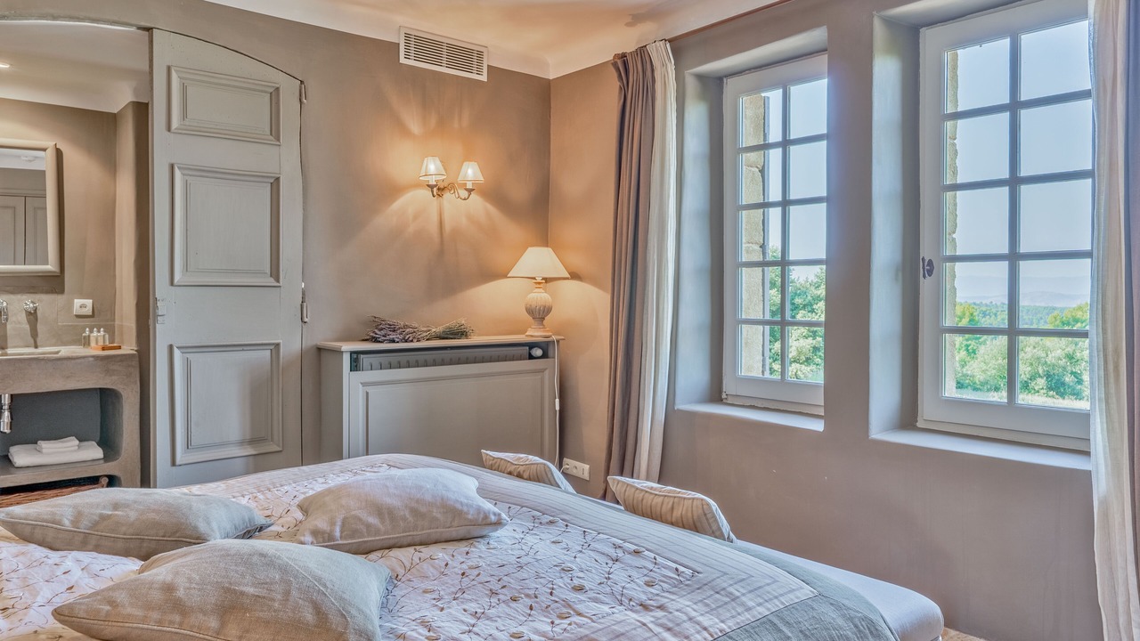 Photo of Bedroom in Jouques