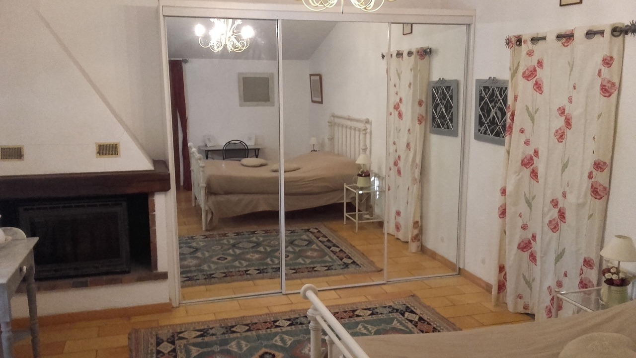 Photo of Bedroom in Saint-Martin-de-Castillon
