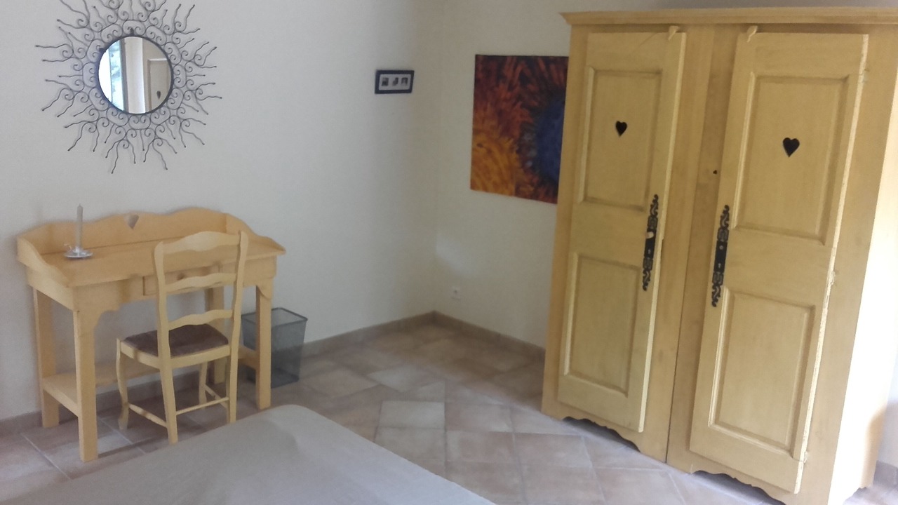 Photo of Bedroom in Saint-Martin-de-Castillon