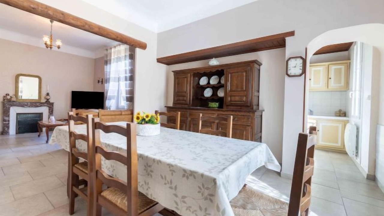 Photo of Bedroom in Noves