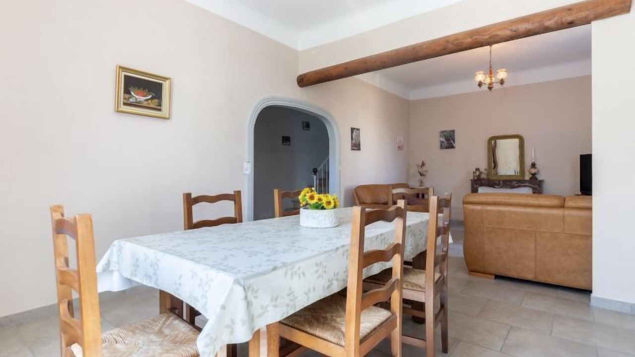 Photo of Bedroom in Noves